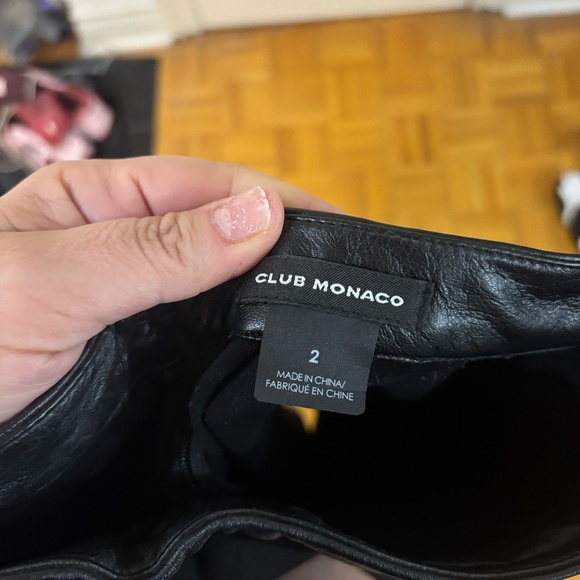 Club monaco skirt ! trim is real leather and stretchy skirt - Picture 4 of 4